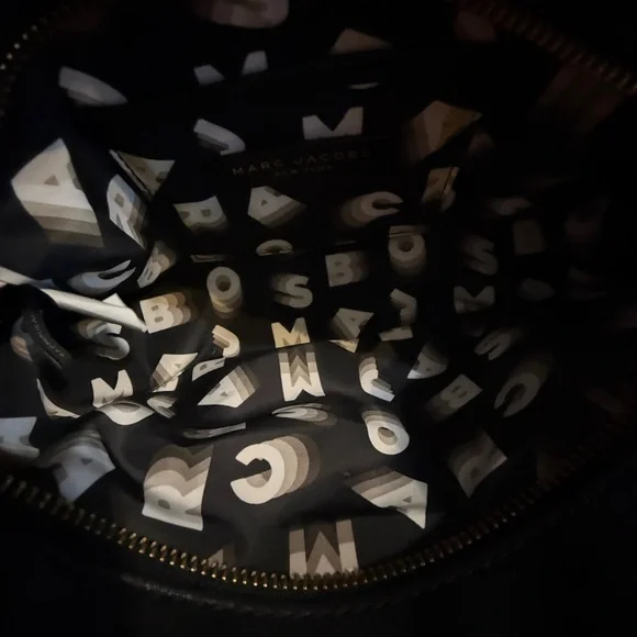 Marc Jacobs Crossbody Bag with pattern leather strap preowned - Picture 5 of 16